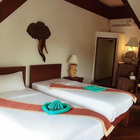 Coco Palace Resort Nai Harn Exterior photo