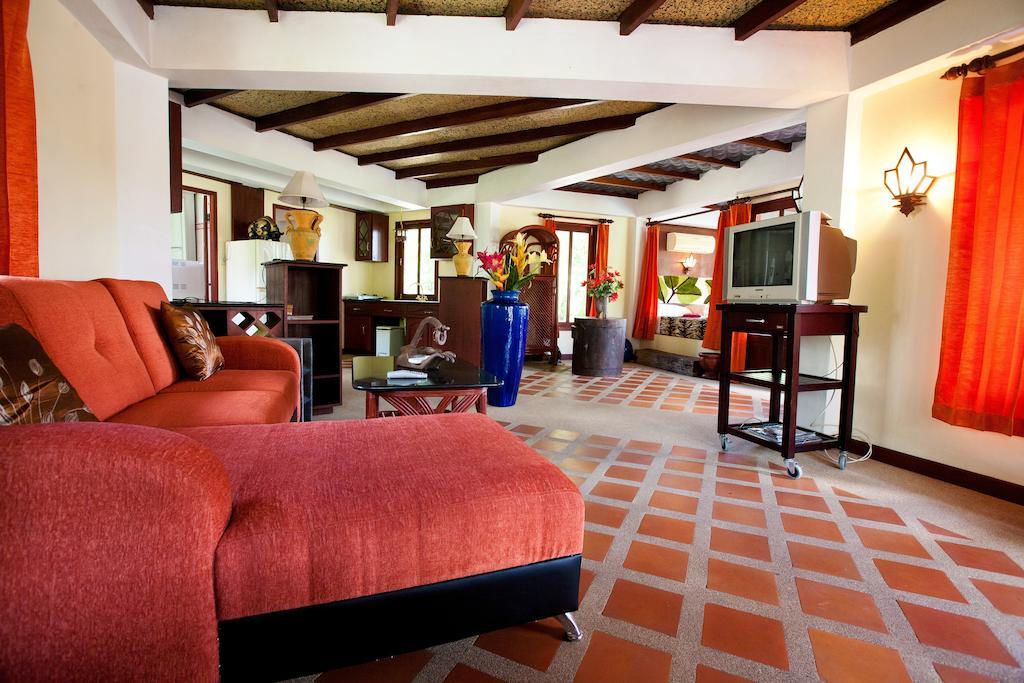 Coco Palace Resort Nai Harn Room photo