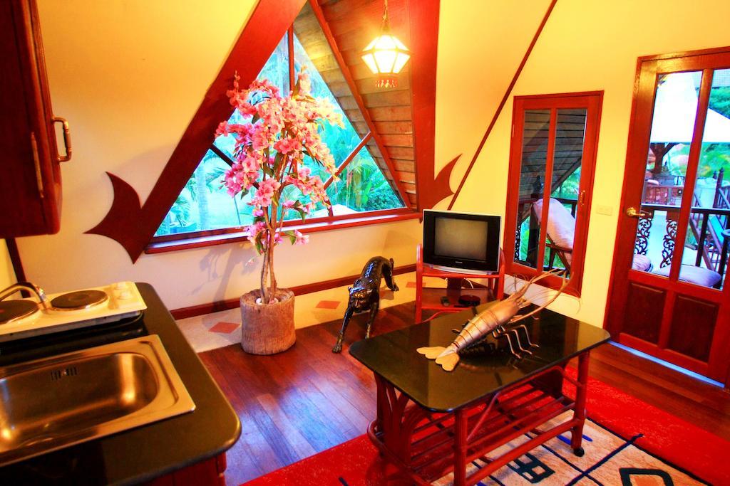Coco Palace Resort Nai Harn Room photo