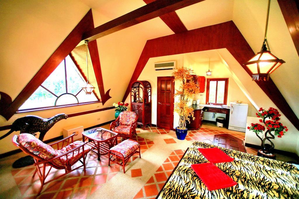 Coco Palace Resort Nai Harn Room photo
