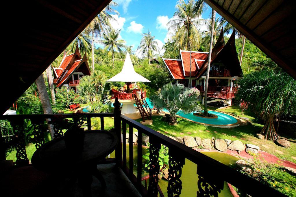 Coco Palace Resort Nai Harn Room photo