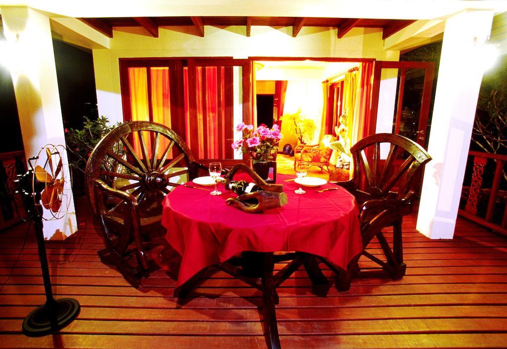 Coco Palace Resort Nai Harn Room photo