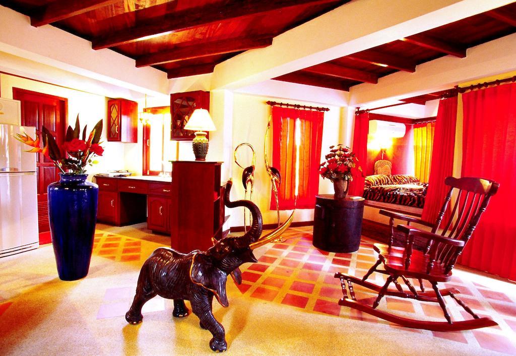 Coco Palace Resort Nai Harn Room photo
