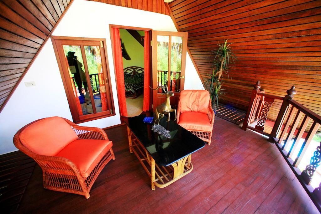 Coco Palace Resort Nai Harn Room photo