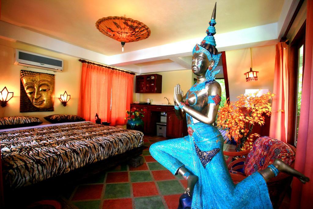 Coco Palace Resort Nai Harn Room photo