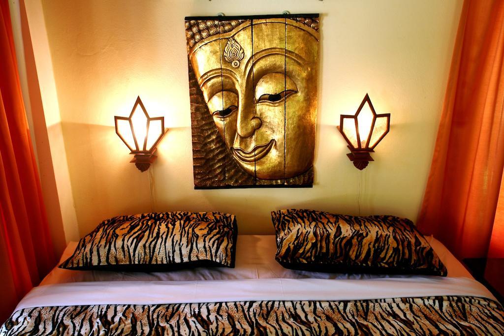 Coco Palace Resort Nai Harn Room photo