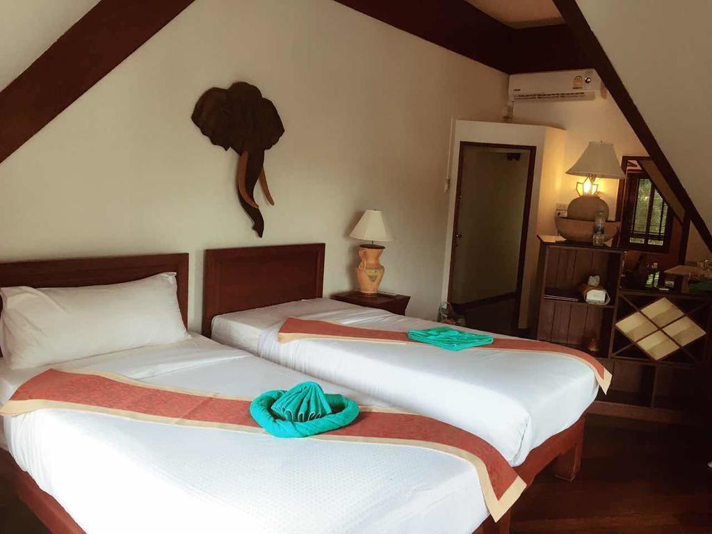 Coco Palace Resort Nai Harn Exterior photo